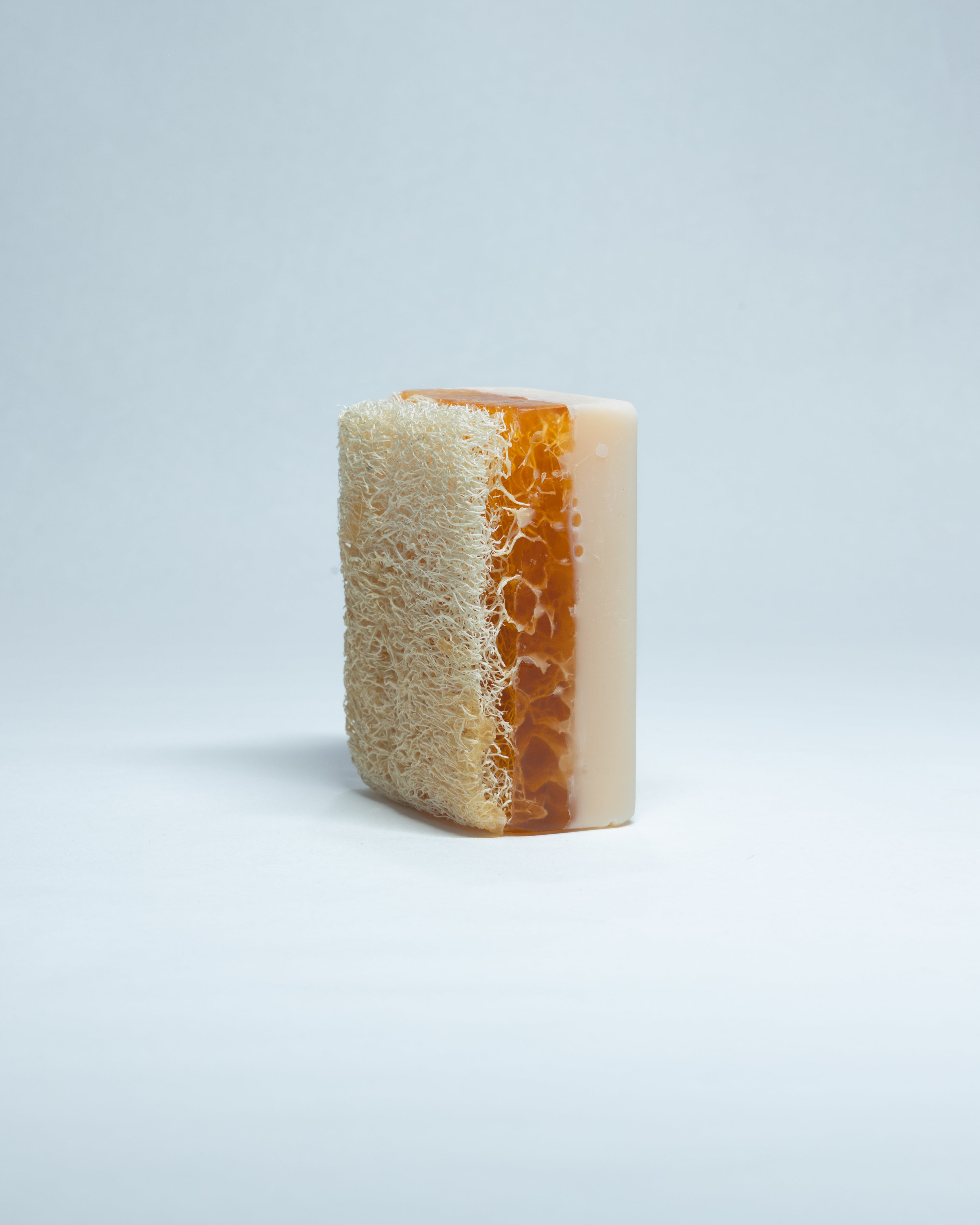 Savon Artisanal au Lait d’Ânesse & Miel – Douceur Nourrissante